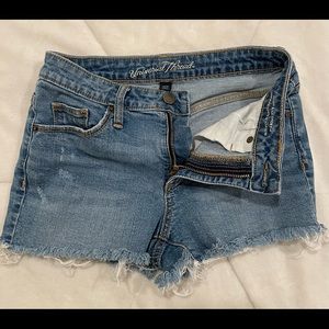 Universal Thread size 0/25R jean shorts